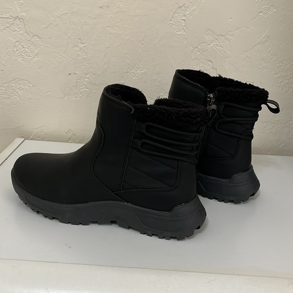 NIB Eddie Bower Ladies Winter Boot Style Siren Size 7 - Picture 5 of 15